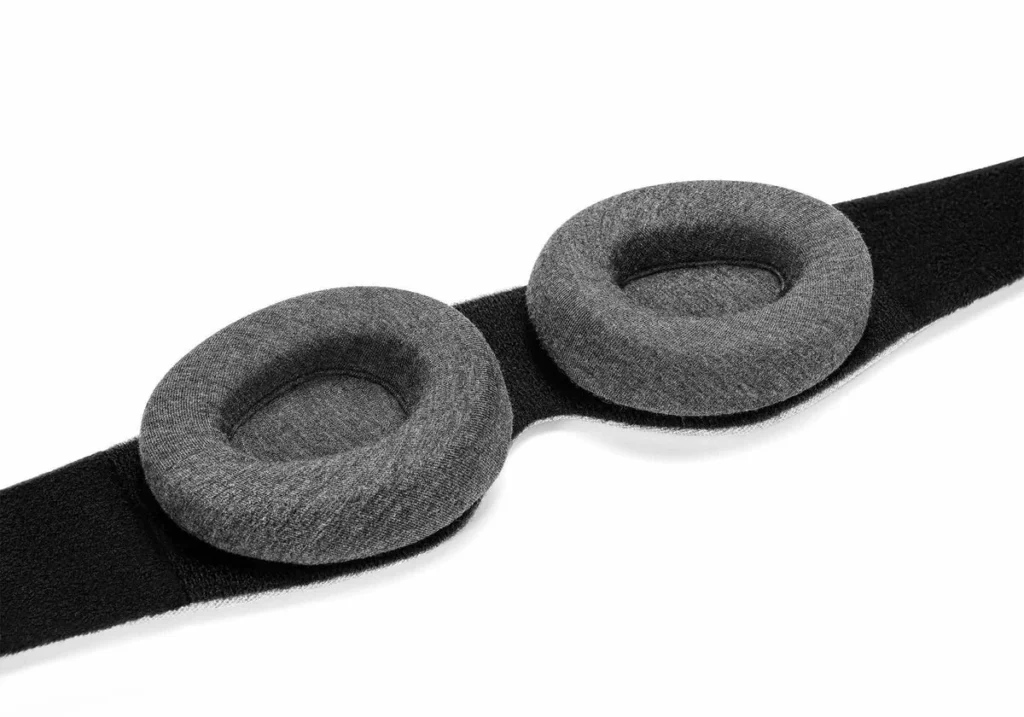 Manta Sleep Mask(クラシック):取り外して位置調整できるカップ